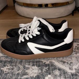 Dolce Vita Black and White Sneakers Classic Style